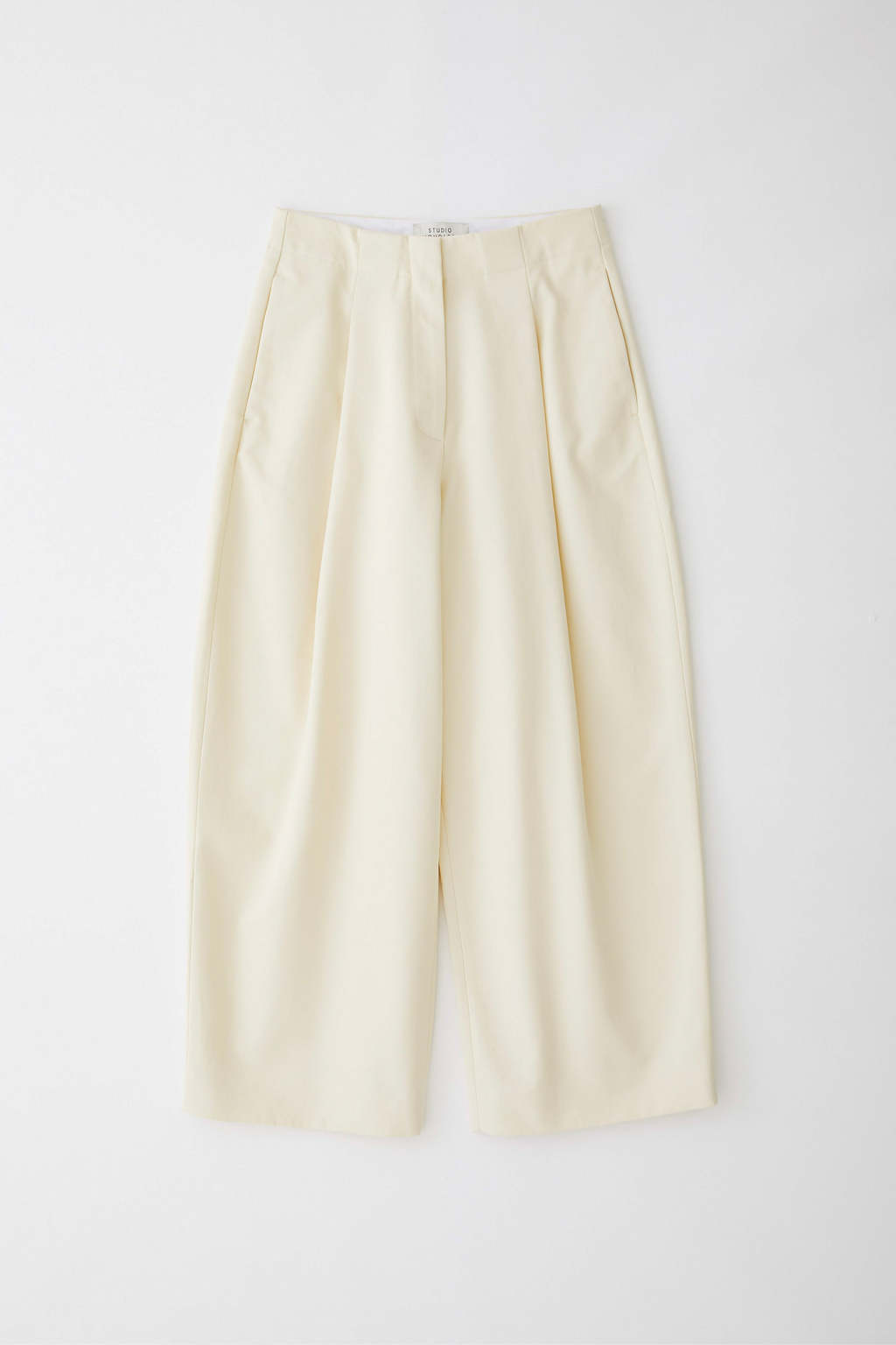 Dordoni Peached Cotton Twill in Cream by Studio Nicholson | MUKAE MÜZ